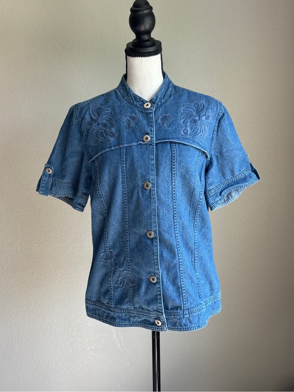 Multiples Short-Sleeve Embroidered Denim blue button-up cotton shirt women’s M